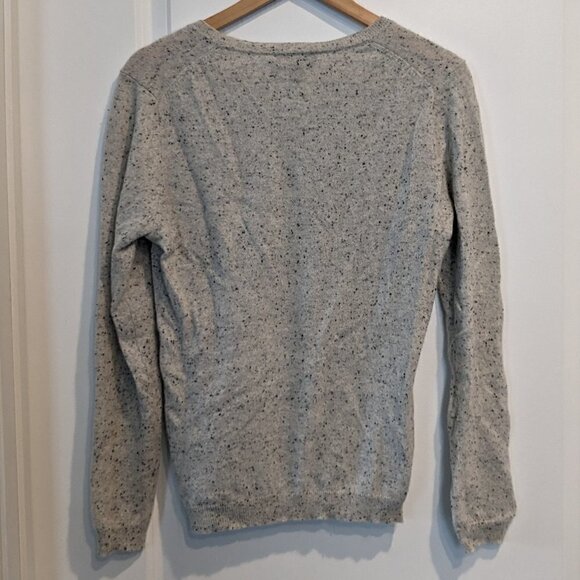 Cashmere Charter Club Luxury Sweater V-Neck Gray Charcoal Long Sleeve SZ Medium - Picture 2 of 13